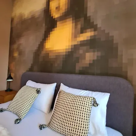 Georgina Apartment *